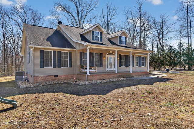 1945 W Creston Rd, Crossville, TN 38571