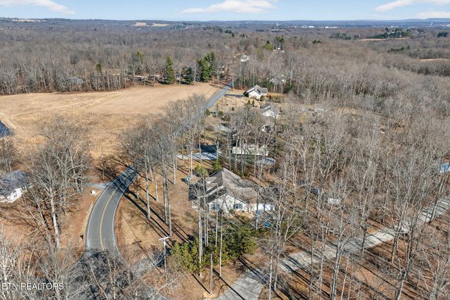 1945 W Creston Rd, Crossville, TN 38571