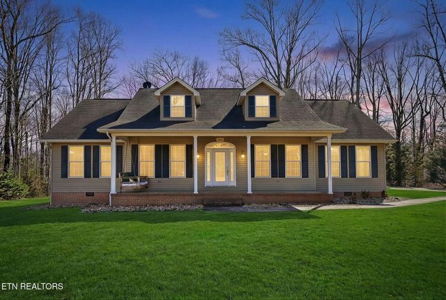 1945 W Creston Rd, Crossville, TN 38571