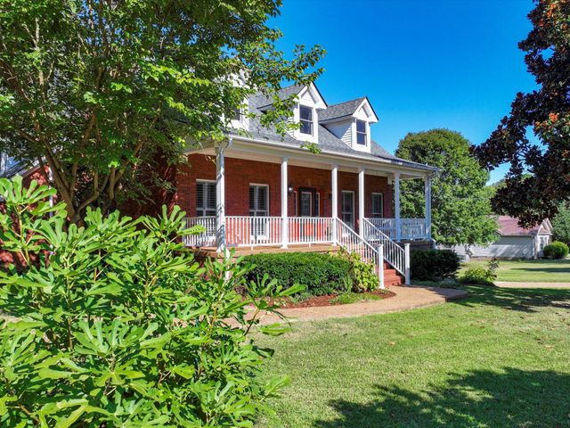 9725 Dogwood Dr, Bon Aqua, TN 37025