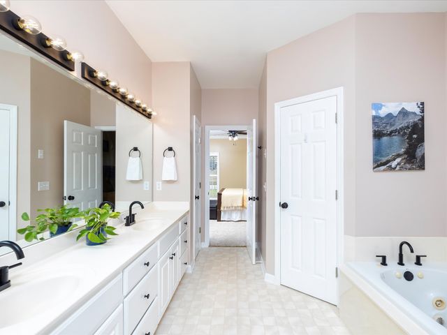 9725 Dogwood Dr, Bon Aqua, TN 37025