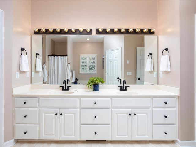 9725 Dogwood Dr, Bon Aqua, TN 37025