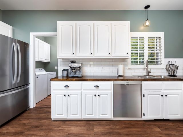 9725 Dogwood Dr, Bon Aqua, TN 37025