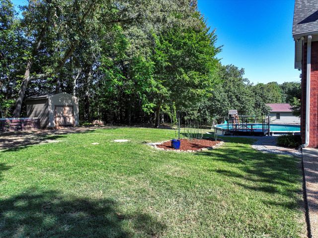 9725 Dogwood Dr, Bon Aqua, TN 37025