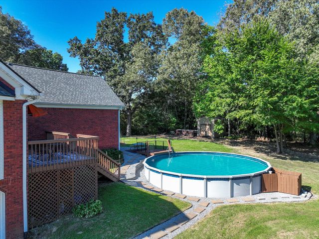 9725 Dogwood Dr, Bon Aqua, TN 37025