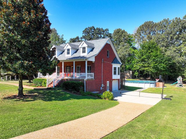 9725 Dogwood Dr, Bon Aqua, TN 37025