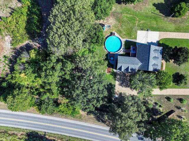 9725 Dogwood Dr, Bon Aqua, TN 37025