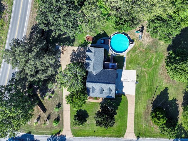 9725 Dogwood Dr, Bon Aqua, TN 37025