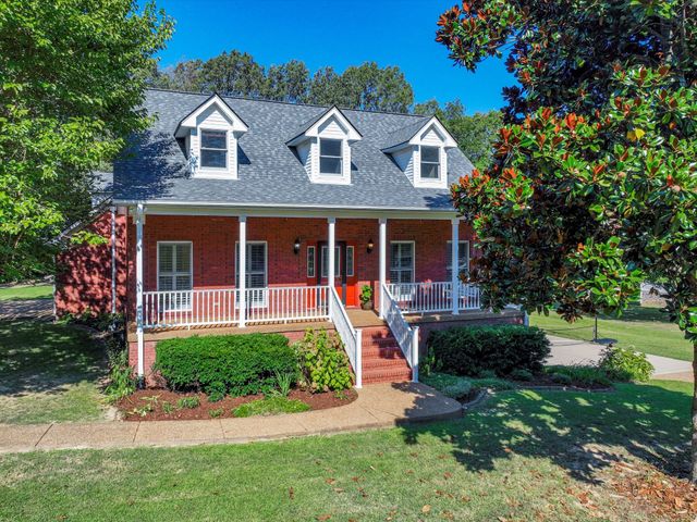 9725 Dogwood Dr, Bon Aqua, TN 37025