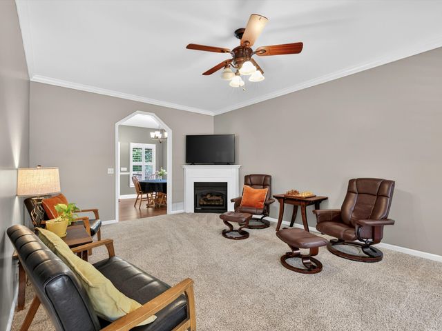 9725 Dogwood Dr, Bon Aqua, TN 37025
