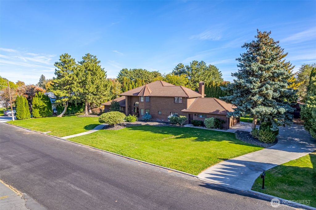 810 D Street SW, Ephrata, WA 98823