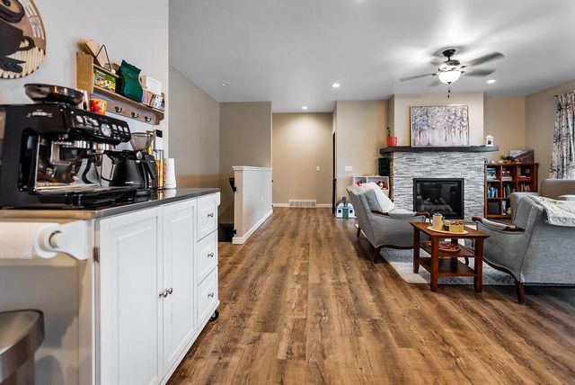 618 Silver DRIVE, Holmen, WI 54636