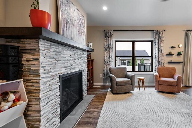 618 Silver DRIVE, Holmen, WI 54636