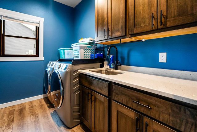 618 Silver DRIVE, Holmen, WI 54636