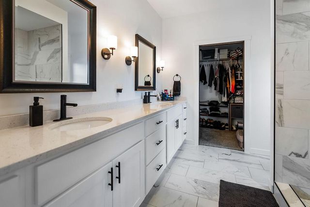 618 Silver DRIVE, Holmen, WI 54636