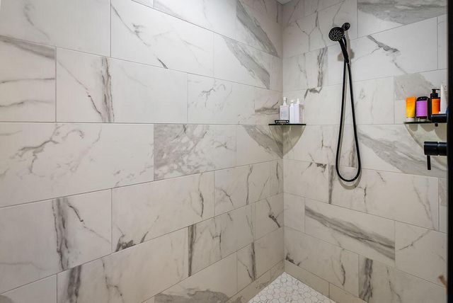 618 Silver DRIVE, Holmen, WI 54636