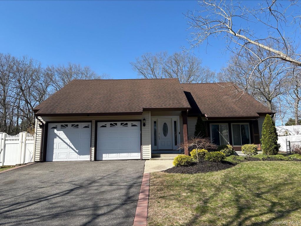 173 Sequoia Drive, Coram, NY 11727