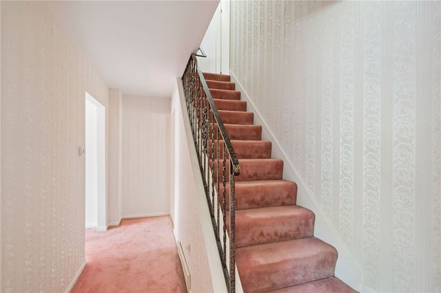 9109 Pine St, Plum Boro, PA 15239