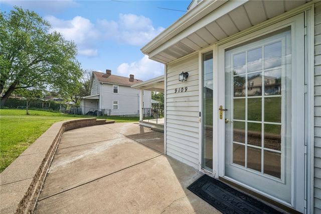9109 Pine St, Plum Boro, PA 15239