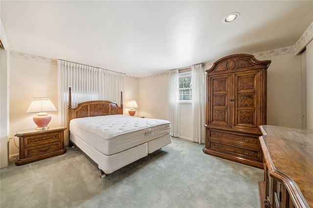 9109 Pine St, Plum Boro, PA 15239