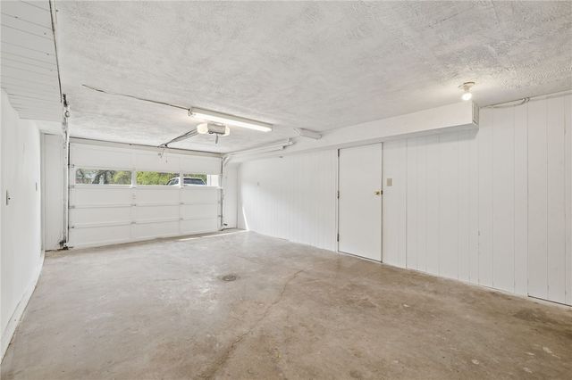 9109 Pine St, Plum Boro, PA 15239