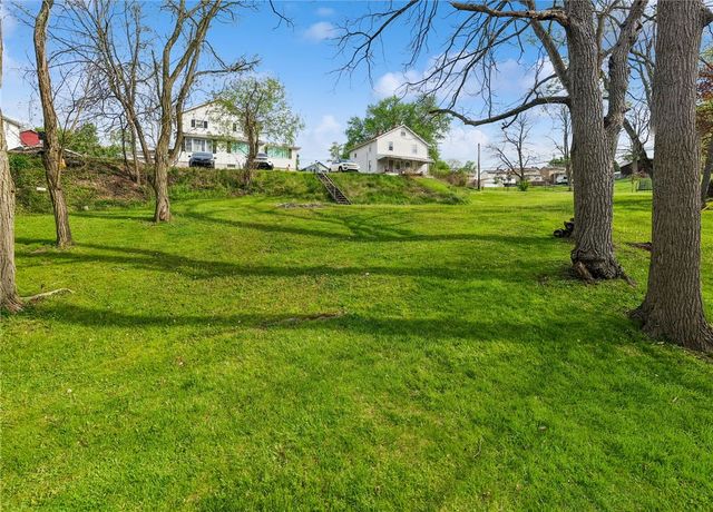 9109 Pine St, Plum Boro, PA 15239