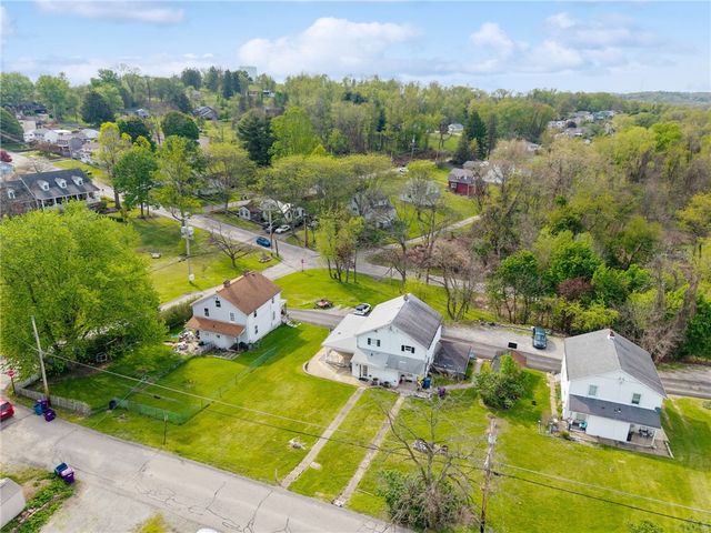 9109 Pine St, Plum Boro, PA 15239