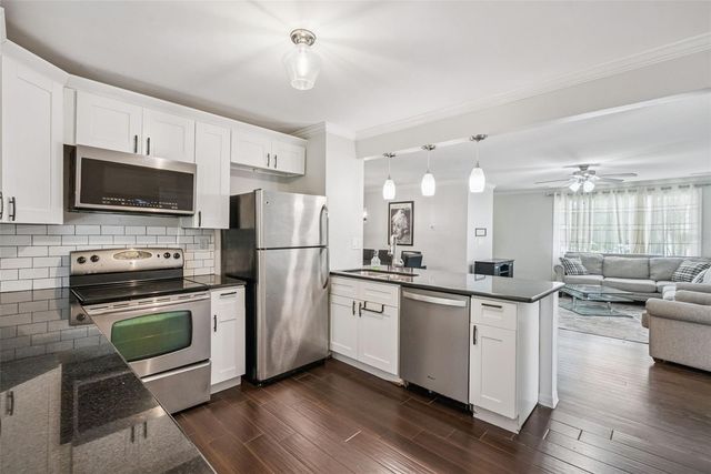 334 W HOWRY AVENUE, Deland, FL 32720