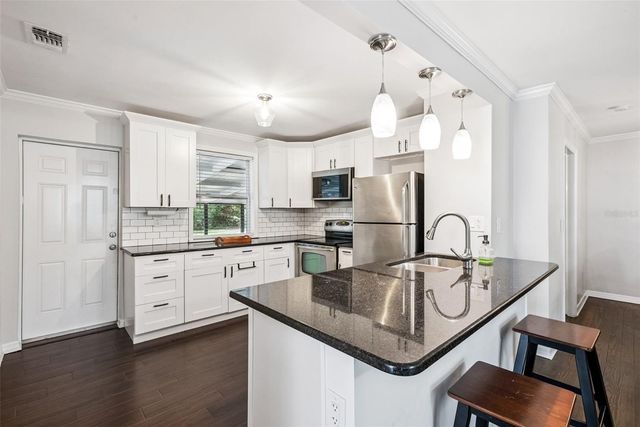 334 W HOWRY AVENUE, Deland, FL 32720