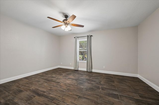 3535 Nasa Rd 1 59, Seabrook, TX 77586