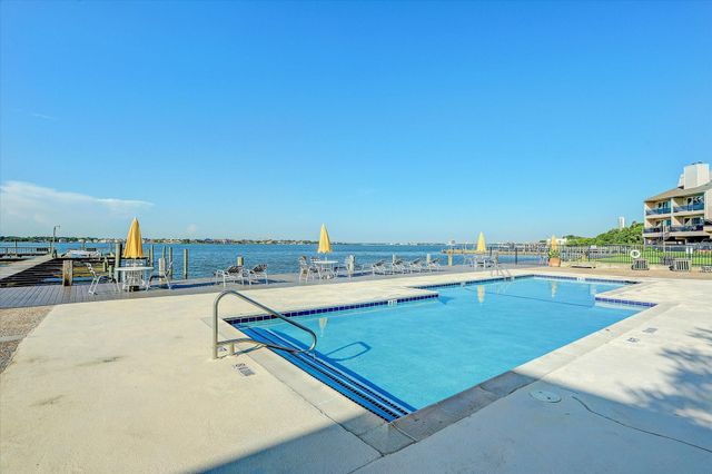 3535 Nasa Rd 1 59, Seabrook, TX 77586