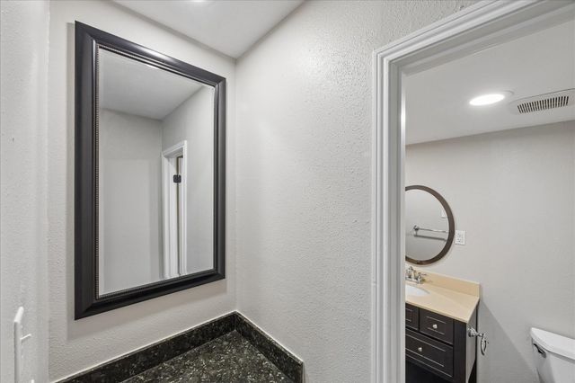 3535 Nasa Rd 1 59, Seabrook, TX 77586