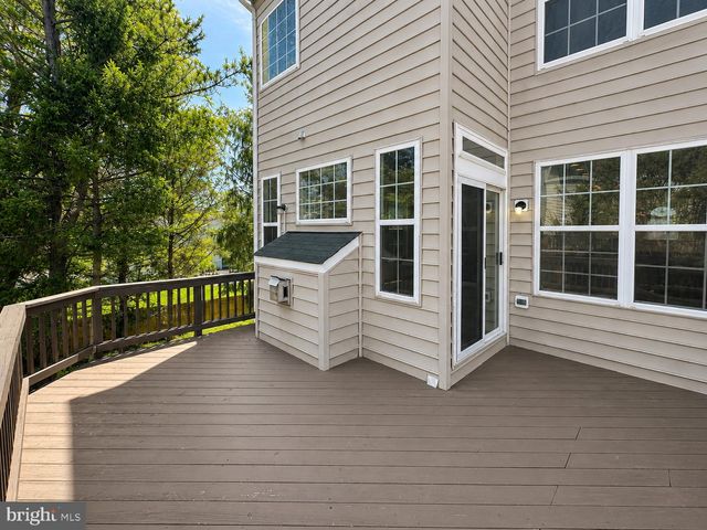 8646 ROYAL WORCESTER LN, Fairfax, VA 22031