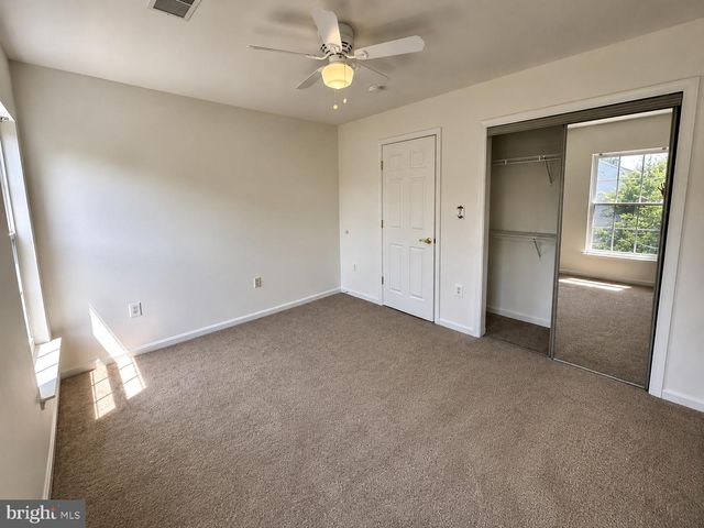 8646 ROYAL WORCESTER LN, Fairfax, VA 22031