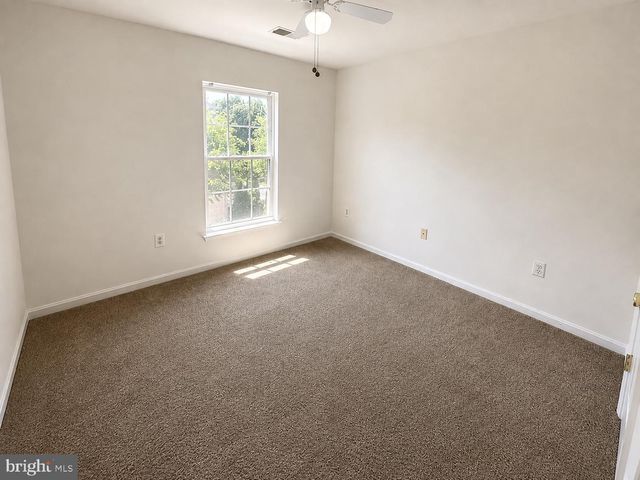 8646 ROYAL WORCESTER LN, Fairfax, VA 22031