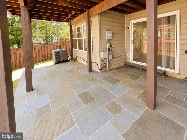8646 ROYAL WORCESTER LN, Fairfax, VA 22031