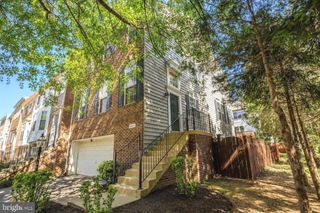 8646 ROYAL WORCESTER LN, Fairfax, VA 22031