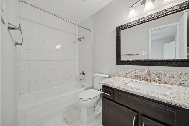 18511 Egret Bay Boulevard 511, Webster, TX 77058
