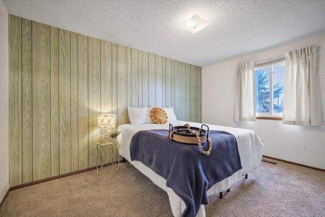 19820 E Micaview Ave, Greenacres, WA 99016