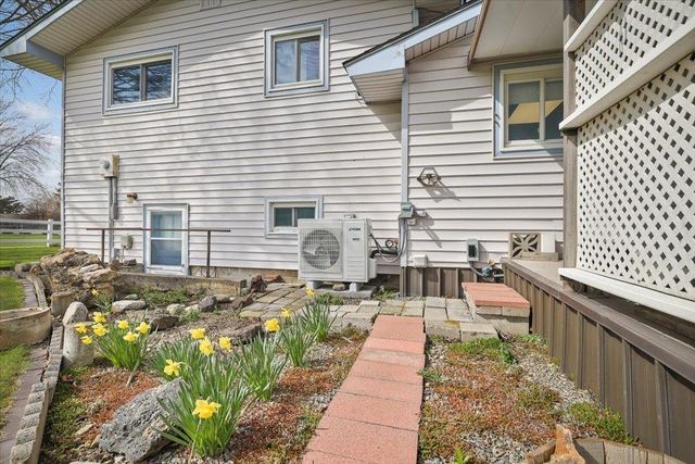 19820 E Micaview Ave, Greenacres, WA 99016