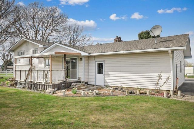 19820 E Micaview Ave, Greenacres, WA 99016