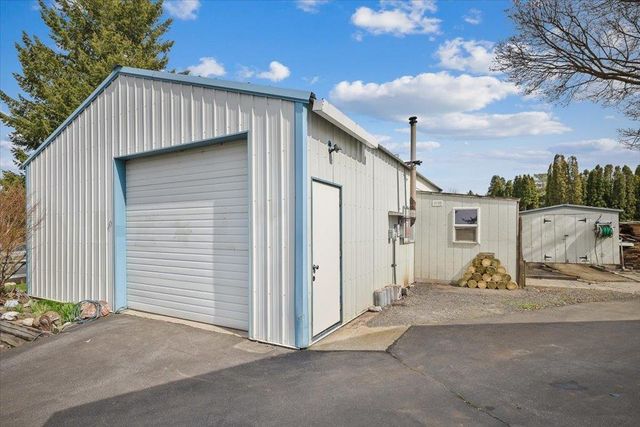 19820 E Micaview Ave, Greenacres, WA 99016