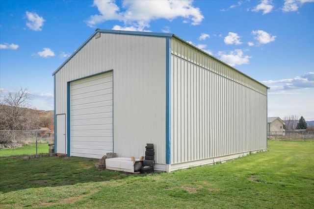 19820 E Micaview Ave, Greenacres, WA 99016