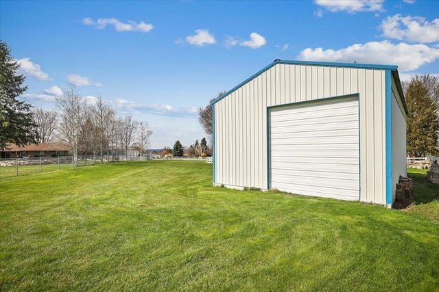 19820 E Micaview Ave, Greenacres, WA 99016