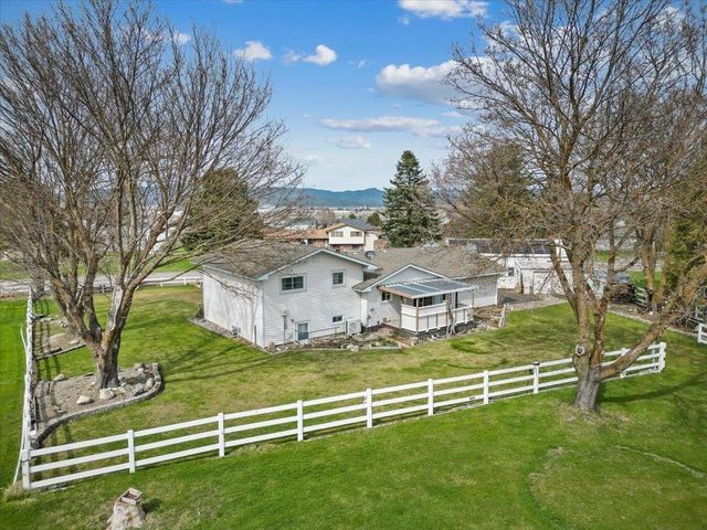 19820 E Micaview Ave, Greenacres, WA 99016