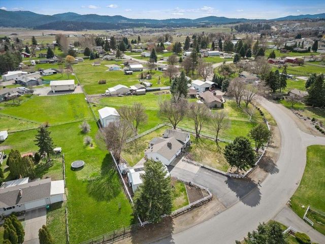 19820 E Micaview Ave, Greenacres, WA 99016