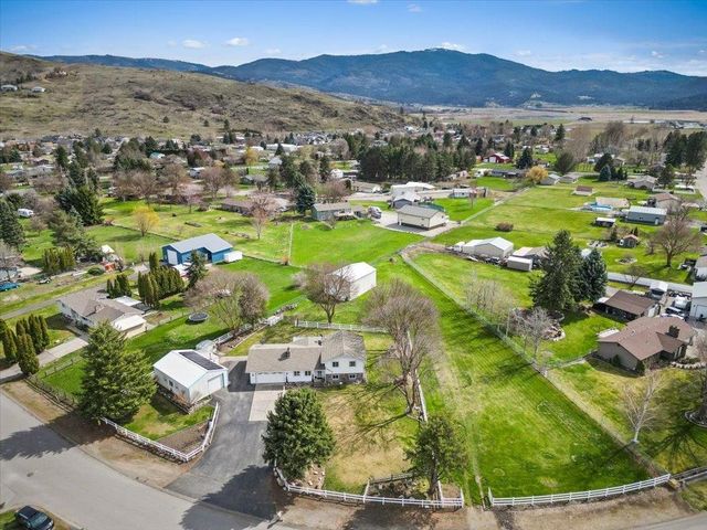 19820 E Micaview Ave, Greenacres, WA 99016