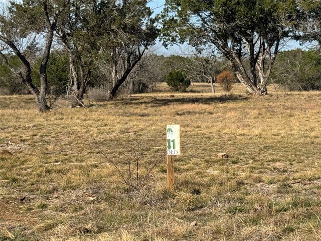 41 Hawthorne LN, Spicewood, TX 78669