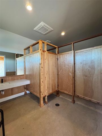 41 Hawthorne LN, Spicewood, TX 78669