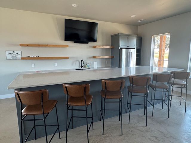 41 Hawthorne LN, Spicewood, TX 78669